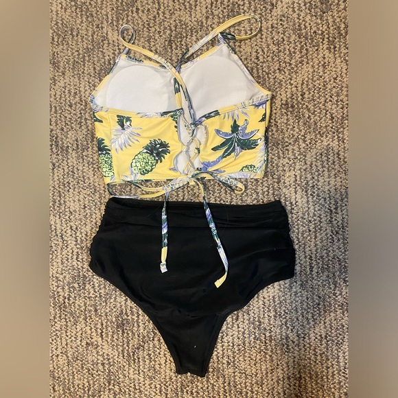 Pineapple two piece swim suit - Picture 4 of 4